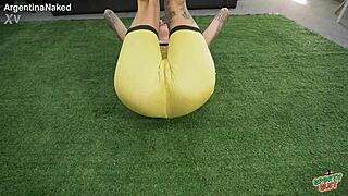 Whoa, huge thigh-gap reveals puffy cameltoe on skinny tattooed yoga babe!
