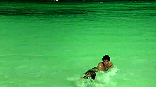 kelly brook nude beach boobs in survival island movie 😍🍑