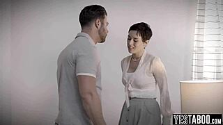 big tits milf nurse bangs paralyzed patient's hubby on bed 😏🍆