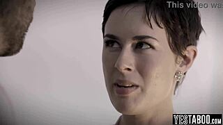 big tits milf nurse bangs paralyzed patient's hubby on bed 😏🍆