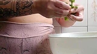 hey neighbor, come lunch? my tight shorts split swollen pussy wide open... wanna see?