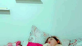 Sexy Redhead Hottie Fingers Juicy Pussy Solo