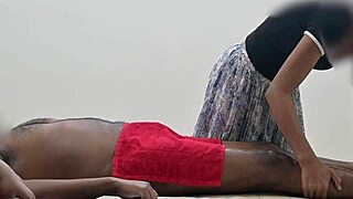 Flashing My Tits Gets Her So Turned On During Massage