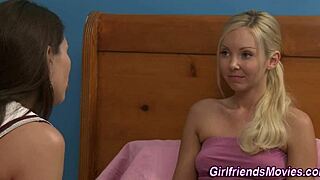 wanna see this cheerleader babe get fingered hard?