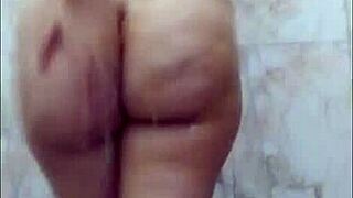 Hindi bathroom fingering chudai with big tits 😈💦