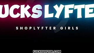 Sjenert liten 18+ jente gangbanget med dypthroat på kontoret