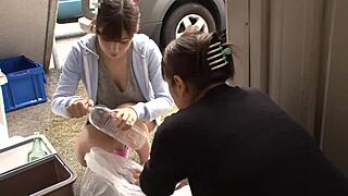 ASIAN AMATEUR BLOWS AND FUCKS WITH TOYS FULL VID