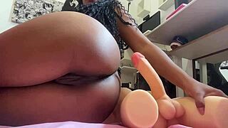 Latina Amateur In Lingerie Strokes Hot In Goiânia