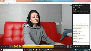 This hot russian camgirl chats live and keeps it fun!