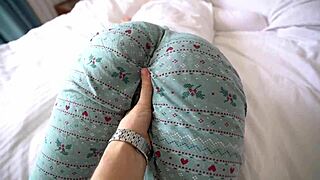 Step Bro Fills Step Sis Tight Pussy with Hot Creampie