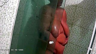 Madrasta gordinha safada gravada chupando pau escondido!