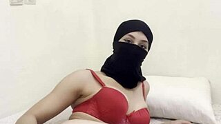 shy hijab girl... rubs her juicy pussy so slow now 😩