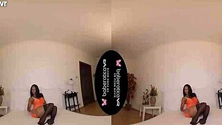 Isabela Chrystin masturbates trimmed pussy heels lingerie vr solo