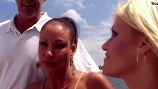 juicy lesbian girls 😍👅 giving hot blowjobs and licks!! 💦