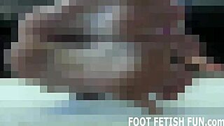 wanna sniff these sexy feet while i tease you pov? 😏👣