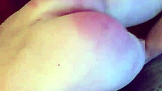 young feet freak loves spankin and worshippin toes??