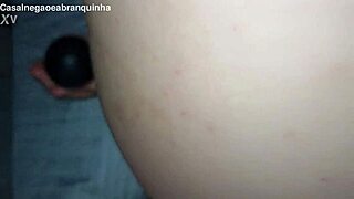 soquei forte no cu dela e ela gozou louca já!