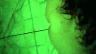 safada chupando com vontade na rua