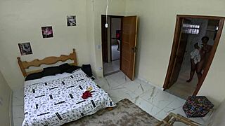 amigo gozando na buceta da esposa do melhor amigo no hostel quickie!