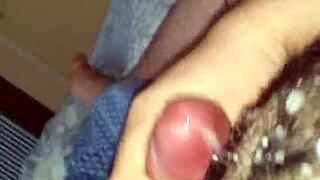 Cumshot-Session live auf Kamera