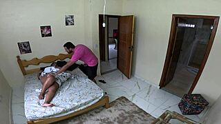 amigo gozando na buceta da esposa do melhor amigo no hostel quickie!