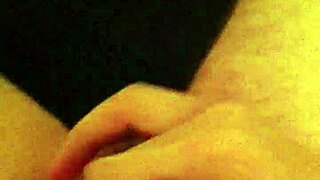 dude wanks furiously in public toilet stall