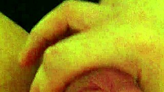 dude wanks furiously in public toilet stall