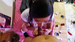 WOW, PUTITA FLAQUITA TRAGA MONSTER COCK HASTA EL FONDO!