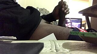 GETTING MY DICK BLOWN BY THIS HOT MUSLIM SMOKER BBW!