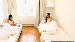 Kari and Kitty dildo-fuck Czech pussies wildly