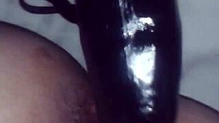 tranny jimena simpson slams huge black dildo up her tight ass