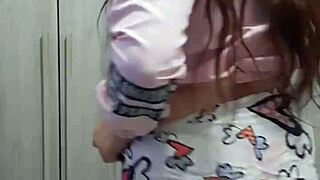 Latina bombshell shakes huge ass and tits in lingerie rebolando