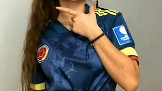 Chica's webcam SEDUCTION DANCE leaves you craving more!