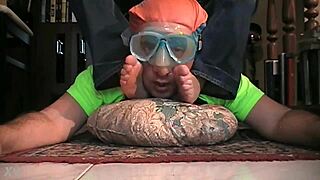 ITALFETISH HARD FEMDOM FEET SLAVE TRAINING