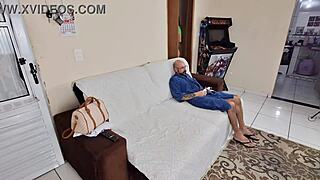 blindfolded my wife prank let friend fuck her pussy in bedroom 😏