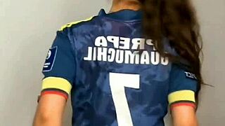 Chica's webcam SEDUCTION DANCE leaves you craving more!