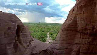 essa novinha chupa e senta na rola grossa com orgamo outdoor