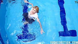 Skinny Ashlee Rose flaunts wetlook tits at pool
