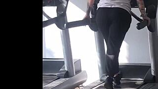 Fat gym girl's huge ass shakes on treadmill