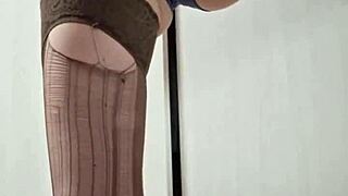 Elza Kom's sexy balloon mistress rips clothes for domination tease