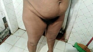 whoa hot mommy bathes her huge ass and big natural tits in the bathroom 🛀🍑💦