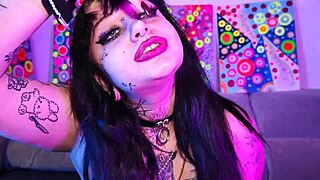 Deedee Love Craves Cum on Huge Tits!