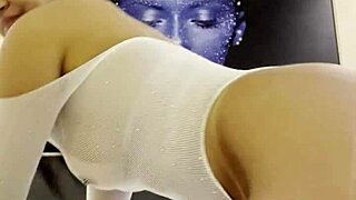 hey morena safada wants you pounding her wet pussy now