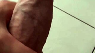 Masturbacion Explosiva Con Eyaculacion Masculina Gruesa