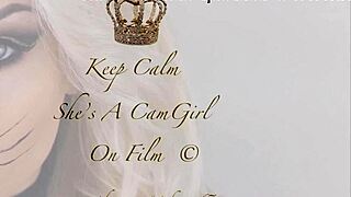 girls chatting on webcam 📹💬