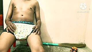 moms suckin coock n swallowin cum deep in mouth