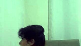 Novinha cheats flashing wet pussy to old guys