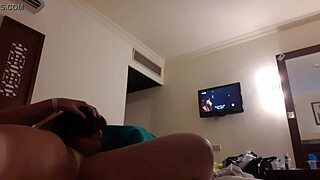 mouthfucked my girl in hotel then licked her wet! 👅🏨