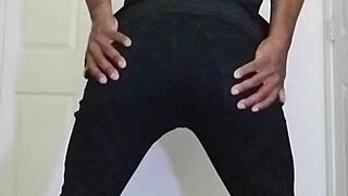 stretch your ass with me during this 7-minute workout joi