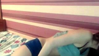 Arinawild hits hardcore orgasm boosted by fan donations